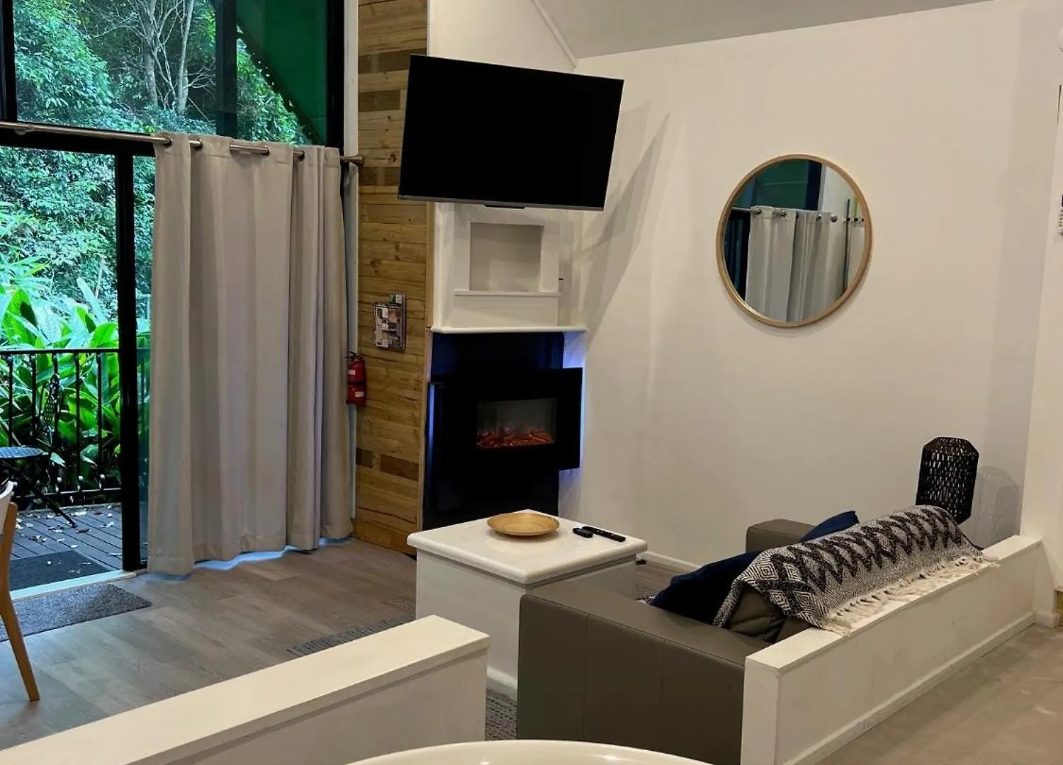 Gallery Walk Chalets - Tamborine Mountain