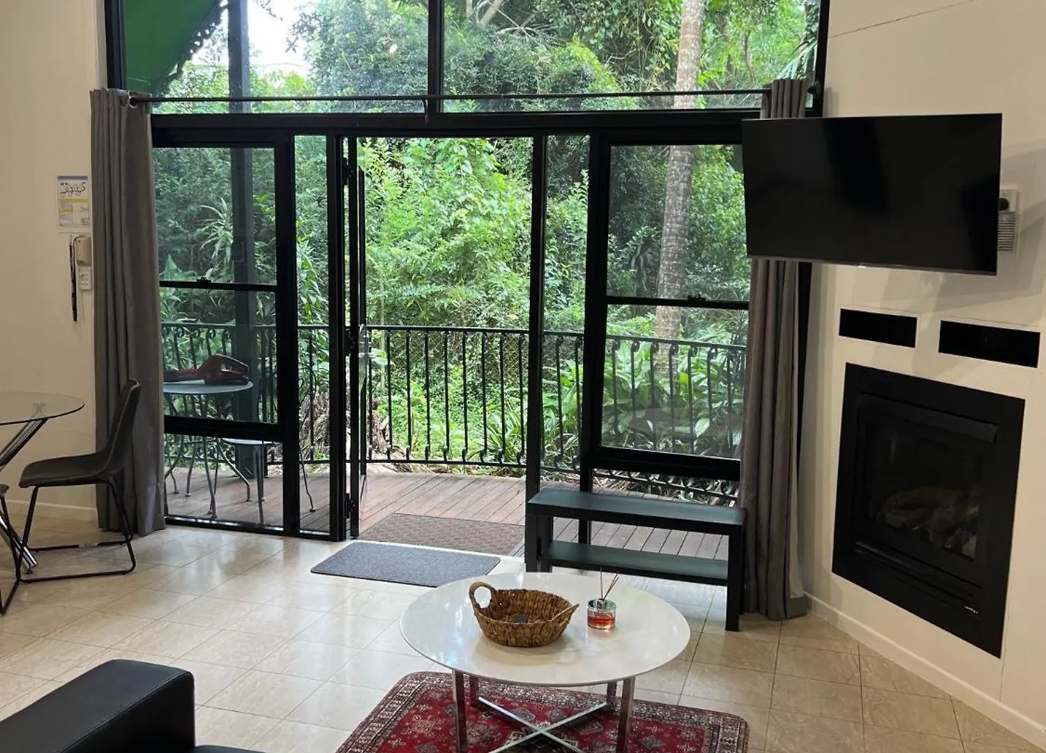 Gallery Walk Chalets - Tamborine Mountain Australia
