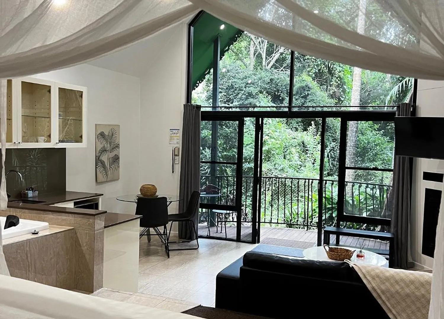 Gallery Walk Chalets - Tamborine Mountain
