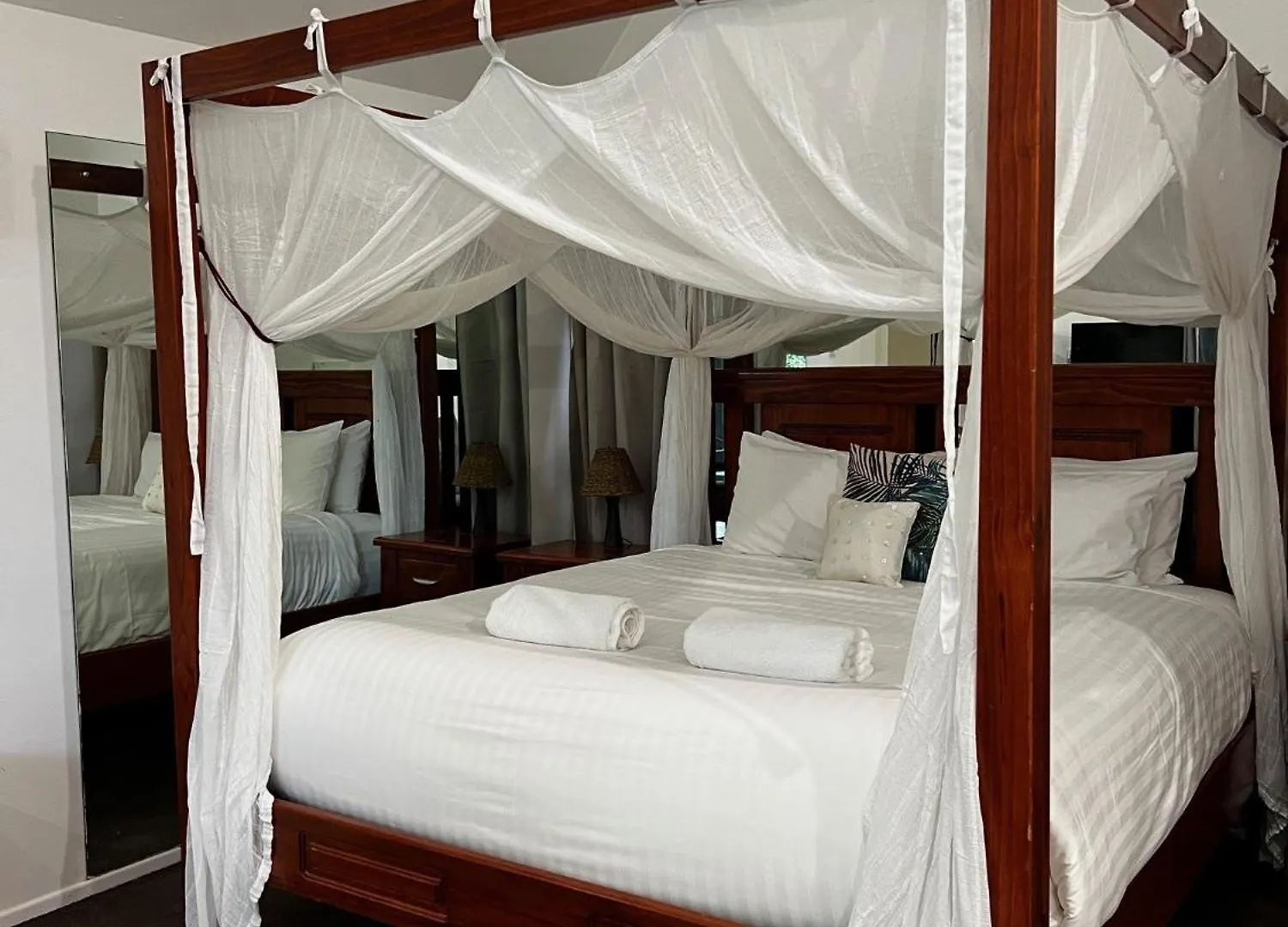 Gallery Walk Chalets - Tamborine Mountain