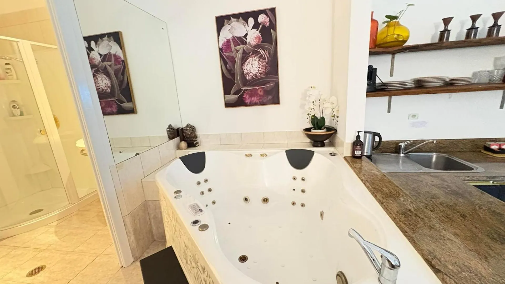 Gallery Walk Chalets - Tamborine Mountain Australia
