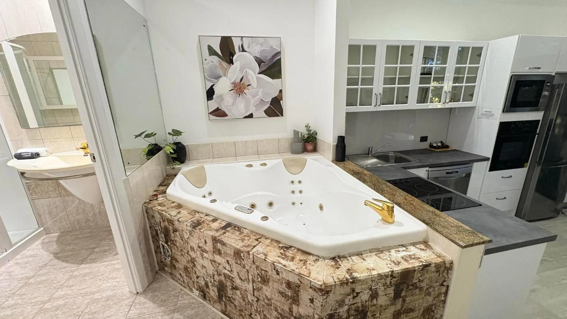 Gallery Walk Chalets - Tamborine Mountain Australia