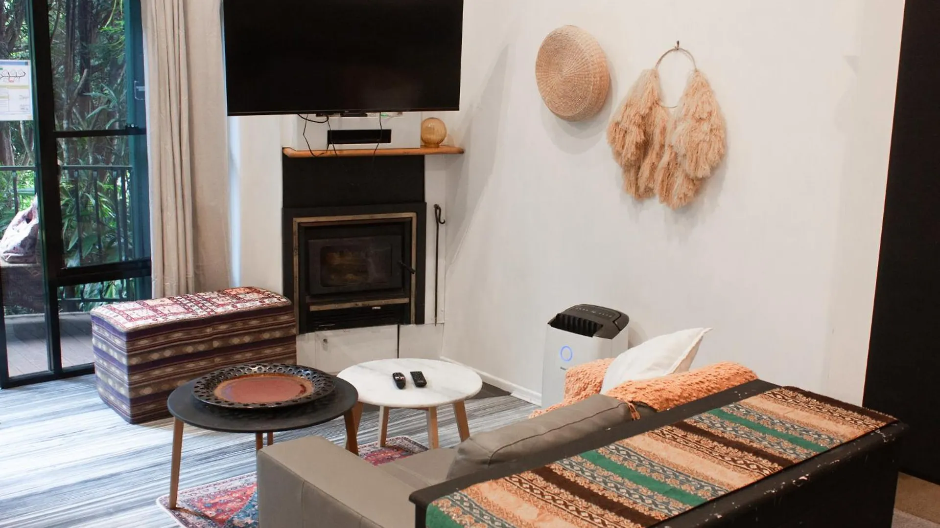Gallery Walk Chalets - Tamborine Mountain